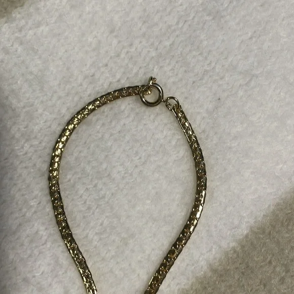 Goldtone 50 inch herringbone chain - Picture 4 of 4